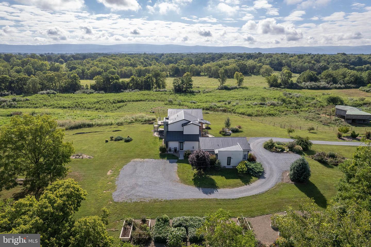 1744 LORD FAIRFAX HWY, BERRYVILLE, Virginia 22611, 4 Bedrooms Bedrooms, ,3 BathroomsBathrooms,Residential,For sale,1744 LORD FAIRFAX HWY,VACL2006002 MLS # VACL2006002