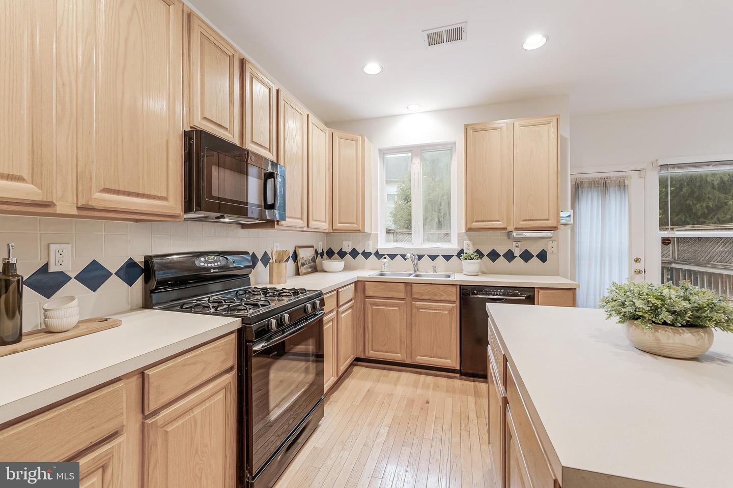 13323 ZACHARY TAYLOR CIR, HERNDON, Virginia 20171, 3 Bedrooms Bedrooms, ,2 BathroomsBathrooms,Residential,For sale,13323 ZACHARY TAYLOR CIR,VAFX2263892 MLS # VAFX2263892