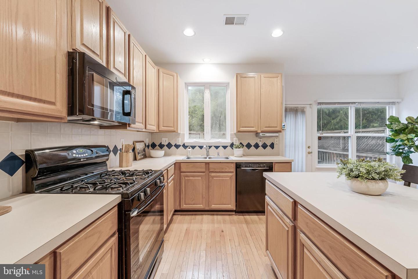 13323 ZACHARY TAYLOR CIR, HERNDON, Virginia 20171, 3 Bedrooms Bedrooms, ,2 BathroomsBathrooms,Residential,For sale,13323 ZACHARY TAYLOR CIR,VAFX2263892 MLS # VAFX2263892