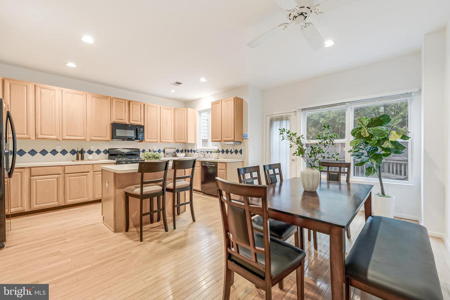 13323 ZACHARY TAYLOR CIR, HERNDON, Virginia 20171, 3 Bedrooms Bedrooms, ,2 BathroomsBathrooms,Residential,For sale,13323 ZACHARY TAYLOR CIR,VAFX2263892 MLS # VAFX2263892
