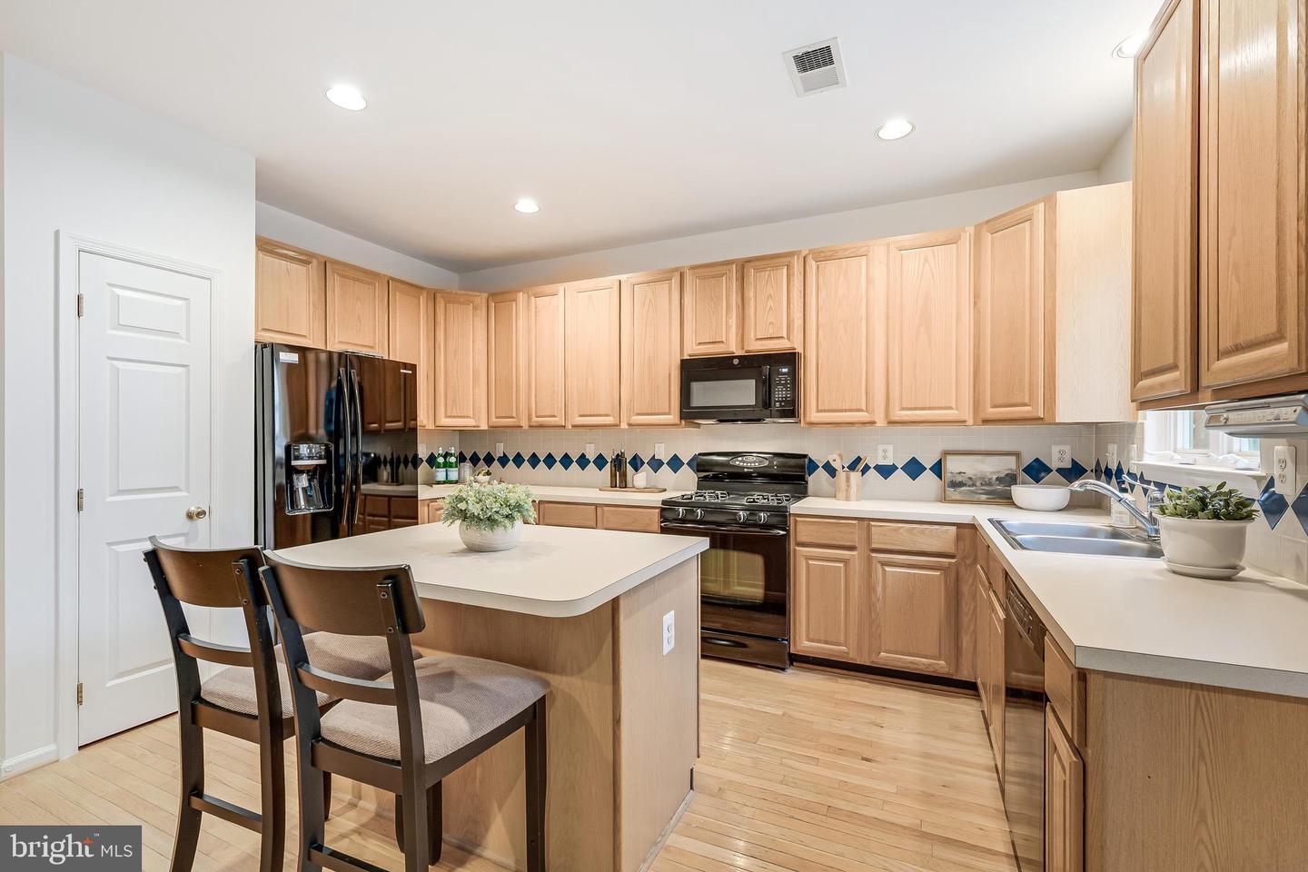 13323 ZACHARY TAYLOR CIR, HERNDON, Virginia 20171, 3 Bedrooms Bedrooms, ,2 BathroomsBathrooms,Residential,For sale,13323 ZACHARY TAYLOR CIR,VAFX2263892 MLS # VAFX2263892