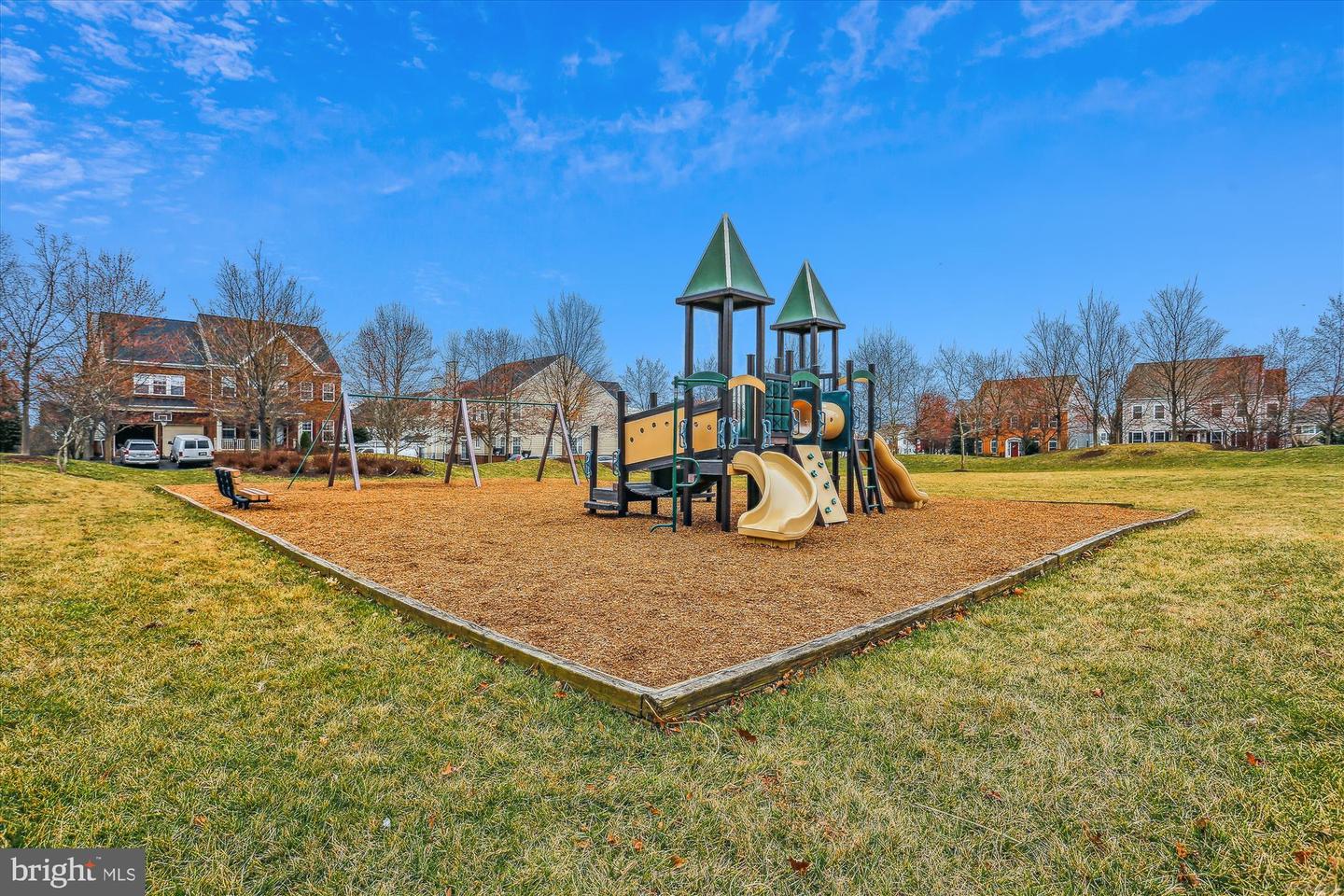 42628 EMPEROR DR, BRAMBLETON, Virginia 20148, 4 Bedrooms Bedrooms, ,3 BathroomsBathrooms,Residential,For sale,42628 EMPEROR DR,VALO2105786 MLS # VALO2105786