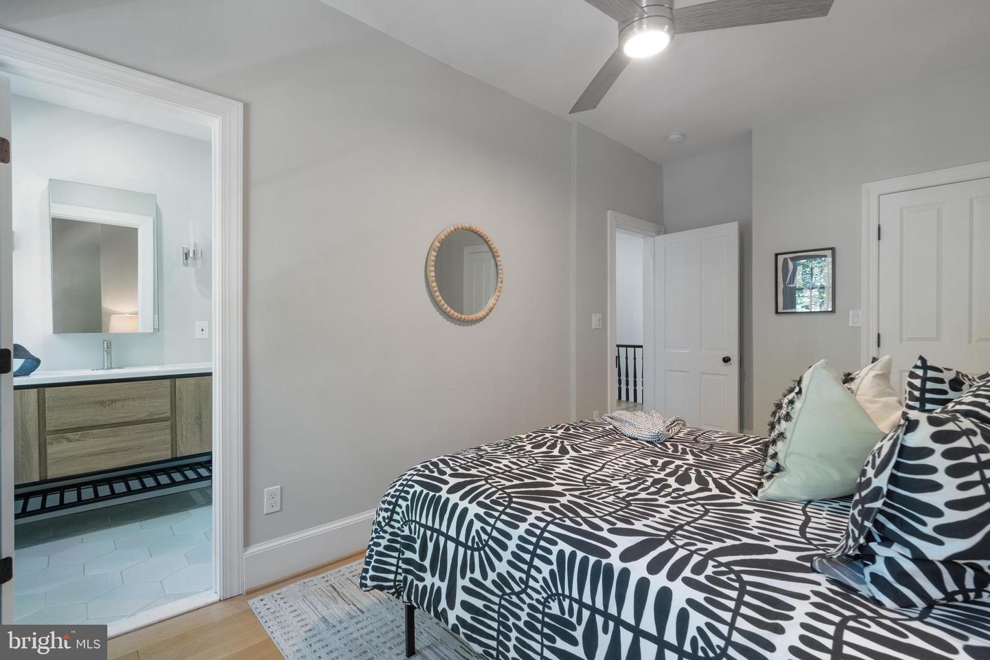 506 10TH ST SE, WASHINGTON, District Of Columbia 20003, 3 Bedrooms Bedrooms, ,2 BathroomsBathrooms,Residential,For sale,506 10TH ST SE,DCDC2218710 MLS # DCDC2218710