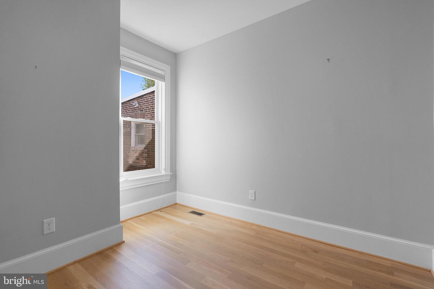 506 10TH ST SE, WASHINGTON, District Of Columbia 20003, 3 Bedrooms Bedrooms, ,2 BathroomsBathrooms,Residential,For sale,506 10TH ST SE,DCDC2218710 MLS # DCDC2218710