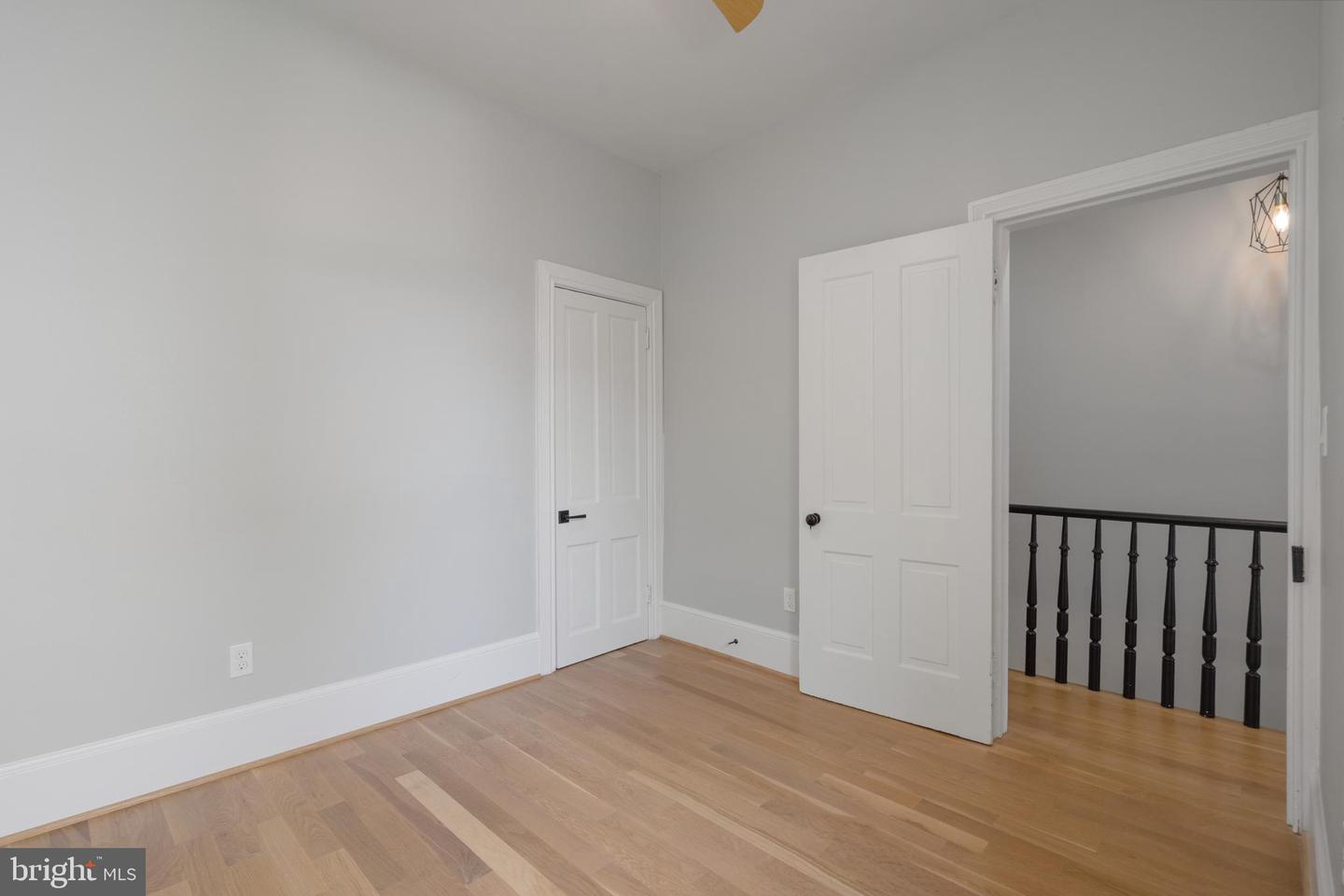 506 10TH ST SE, WASHINGTON, District Of Columbia 20003, 3 Bedrooms Bedrooms, ,2 BathroomsBathrooms,Residential,For sale,506 10TH ST SE,DCDC2218710 MLS # DCDC2218710