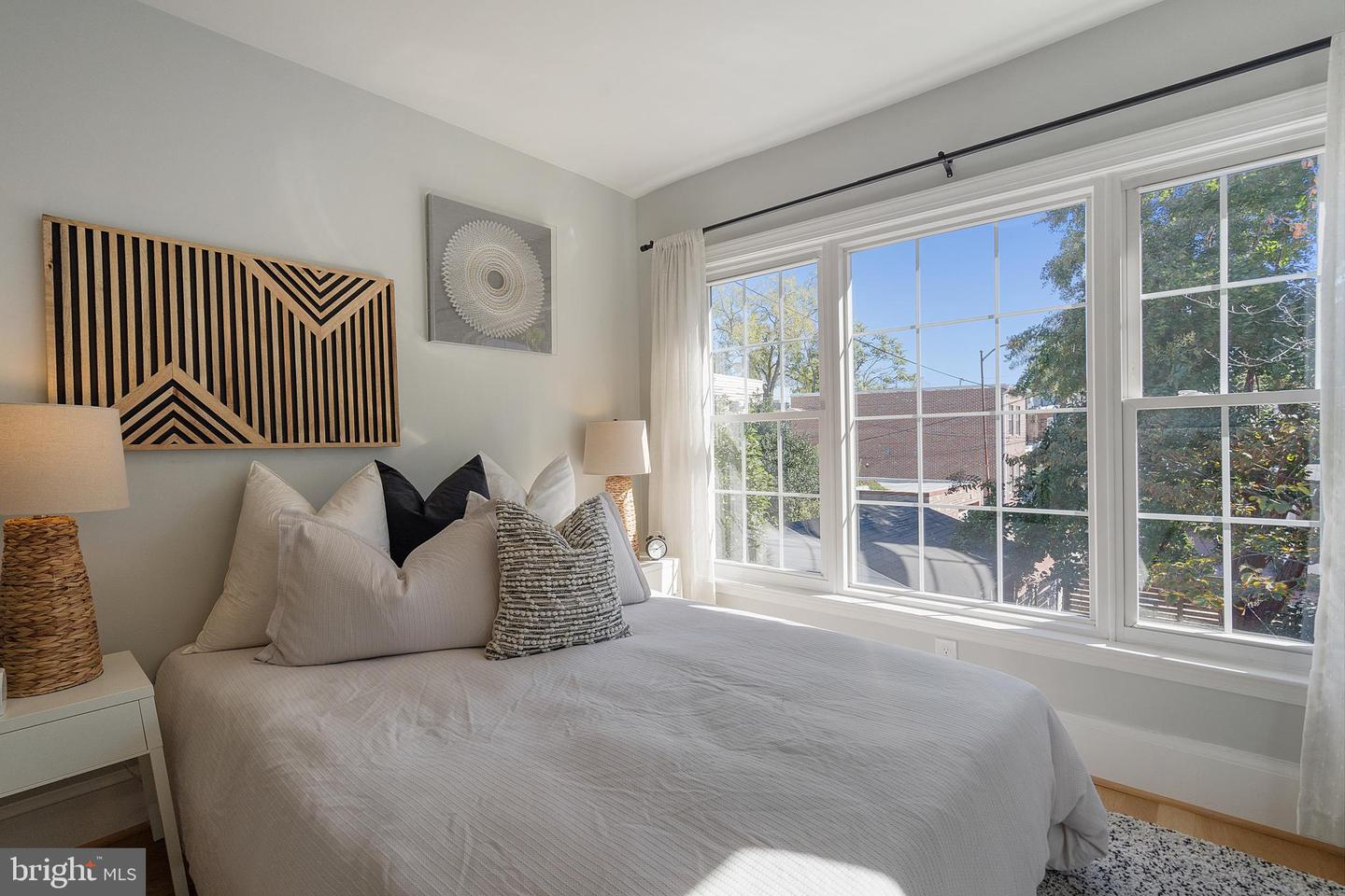 506 10TH ST SE, WASHINGTON, District Of Columbia 20003, 3 Bedrooms Bedrooms, ,2 BathroomsBathrooms,Residential,For sale,506 10TH ST SE,DCDC2218710 MLS # DCDC2218710