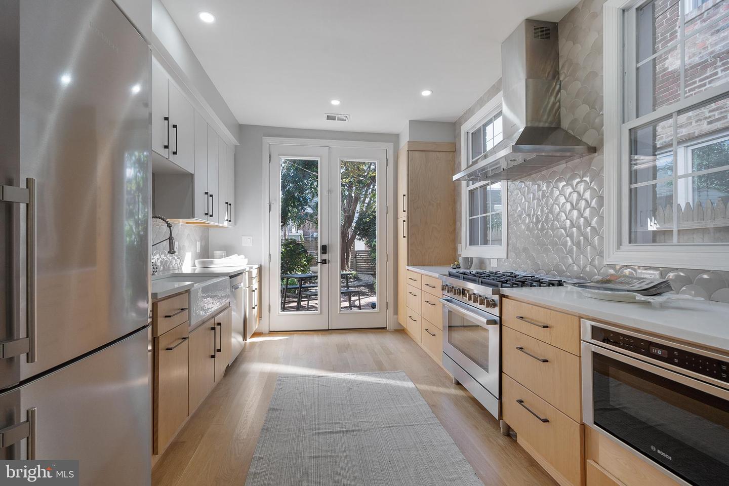 506 10TH ST SE, WASHINGTON, District Of Columbia 20003, 3 Bedrooms Bedrooms, ,2 BathroomsBathrooms,Residential,For sale,506 10TH ST SE,DCDC2218710 MLS # DCDC2218710