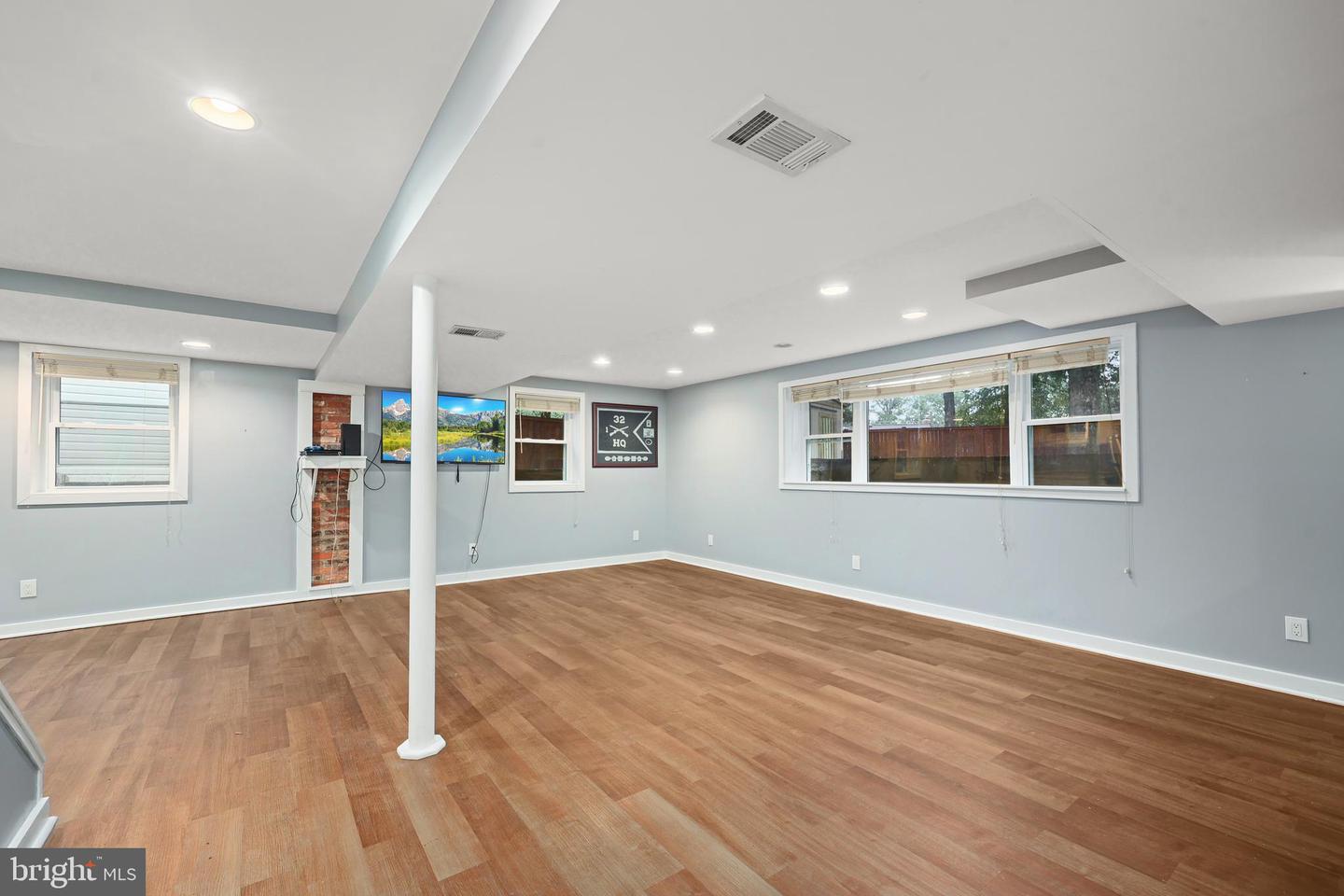 5206 NINIAN AVE, ALEXANDRIA, Virginia 22310, 4 Bedrooms Bedrooms, ,3 BathroomsBathrooms,Residential,For sale,5206 NINIAN AVE,VAFX2264954 MLS # VAFX2264954