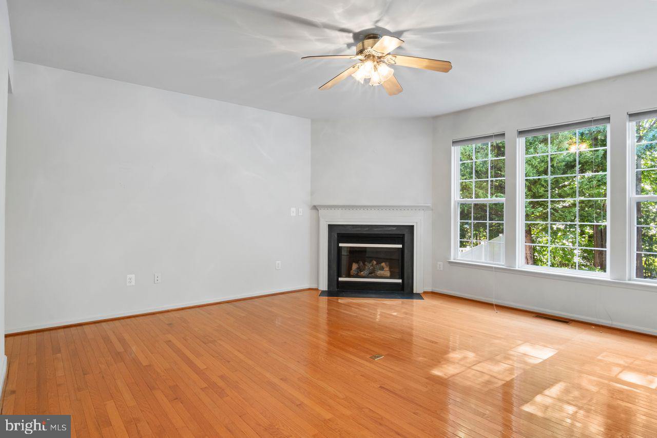 2620 CAST OFF LOOP, WOODBRIDGE, Virginia 22191, 6 Bedrooms Bedrooms, ,4 BathroomsBathrooms,Residential,For sale,2620 CAST OFF LOOP,VAPW2103320 MLS # VAPW2103320