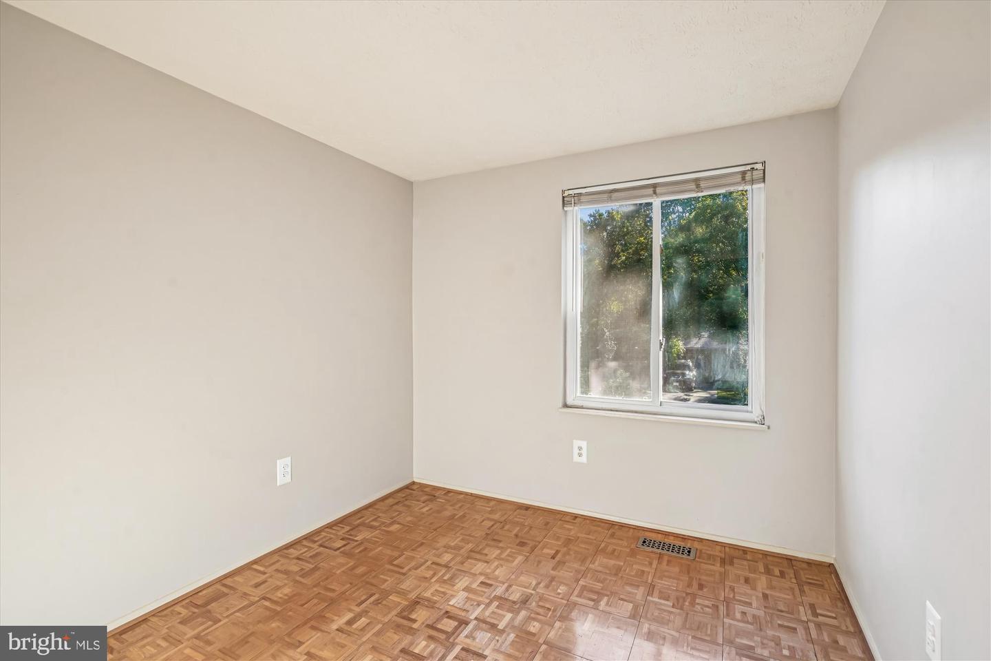 9323 KITE ST, BURKE, Virginia 22015, 3 Bedrooms Bedrooms, ,2 BathroomsBathrooms,Residential,For sale,9323 KITE ST,VAFX2265188 MLS # VAFX2265188