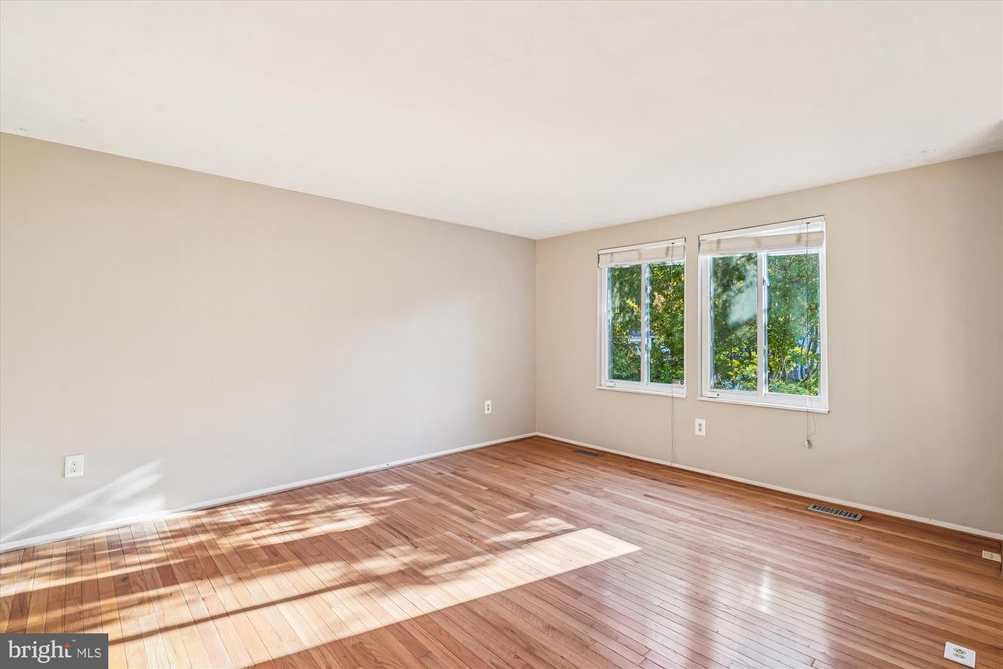 9323 KITE ST, BURKE, Virginia 22015, 3 Bedrooms Bedrooms, ,2 BathroomsBathrooms,Residential,For sale,9323 KITE ST,VAFX2265188 MLS # VAFX2265188