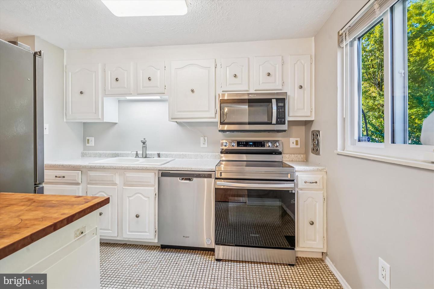 9323 KITE ST, BURKE, Virginia 22015, 3 Bedrooms Bedrooms, ,2 BathroomsBathrooms,Residential,For sale,9323 KITE ST,VAFX2265188 MLS # VAFX2265188