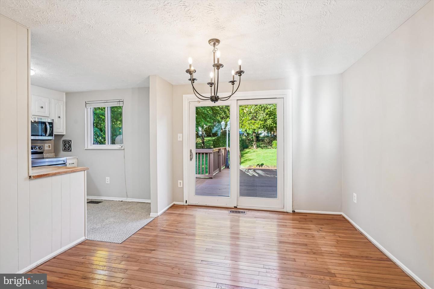 9323 KITE ST, BURKE, Virginia 22015, 3 Bedrooms Bedrooms, ,2 BathroomsBathrooms,Residential,For sale,9323 KITE ST,VAFX2265188 MLS # VAFX2265188
