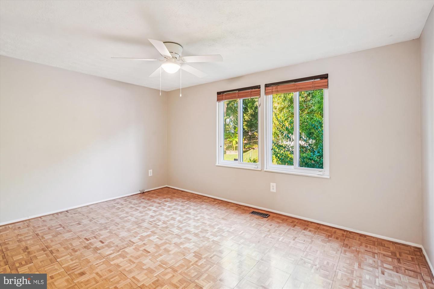 9323 KITE ST, BURKE, Virginia 22015, 3 Bedrooms Bedrooms, ,2 BathroomsBathrooms,Residential,For sale,9323 KITE ST,VAFX2265188 MLS # VAFX2265188