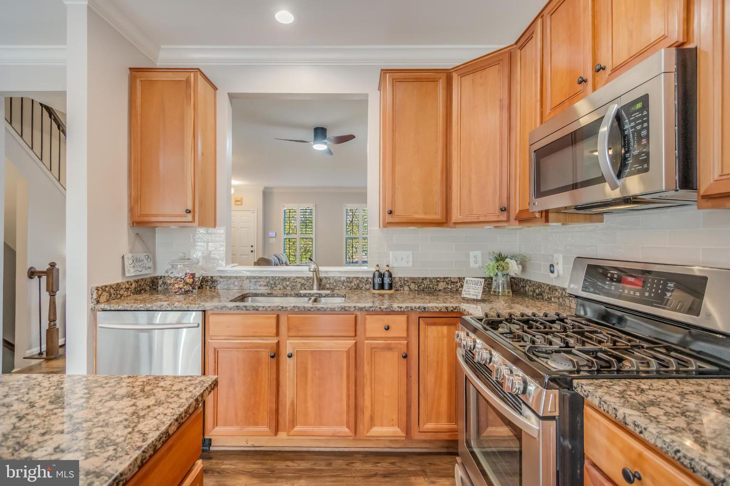 642 BELMONT BAY DR, WOODBRIDGE, Virginia 22191, 3 Bedrooms Bedrooms, 7 Rooms Rooms,3 BathroomsBathrooms,Residential,For sale,642 BELMONT BAY DR,VAPW2103420 MLS # VAPW2103420