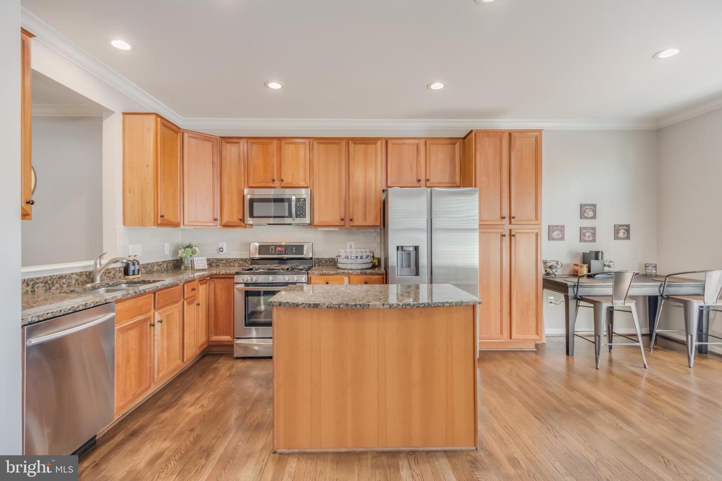 642 BELMONT BAY DR, WOODBRIDGE, Virginia 22191, 3 Bedrooms Bedrooms, 7 Rooms Rooms,3 BathroomsBathrooms,Residential,For sale,642 BELMONT BAY DR,VAPW2103420 MLS # VAPW2103420