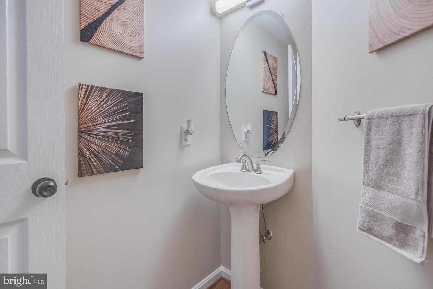 642 BELMONT BAY DR, WOODBRIDGE, Virginia 22191, 3 Bedrooms Bedrooms, 7 Rooms Rooms,3 BathroomsBathrooms,Residential,For sale,642 BELMONT BAY DR,VAPW2103420 MLS # VAPW2103420