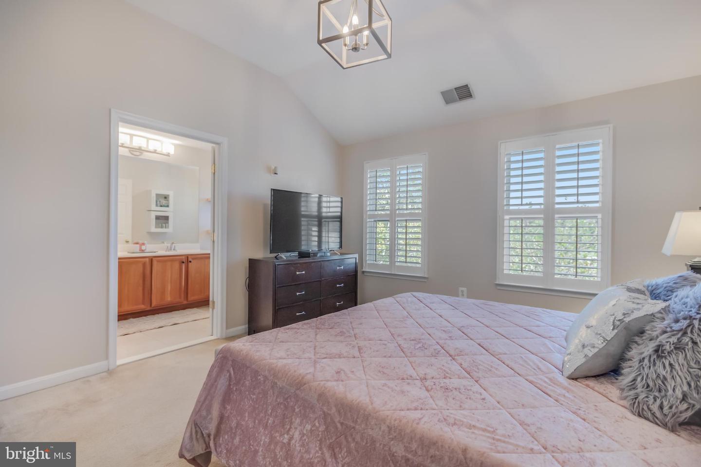 642 BELMONT BAY DR, WOODBRIDGE, Virginia 22191, 3 Bedrooms Bedrooms, 7 Rooms Rooms,3 BathroomsBathrooms,Residential,For sale,642 BELMONT BAY DR,VAPW2103420 MLS # VAPW2103420