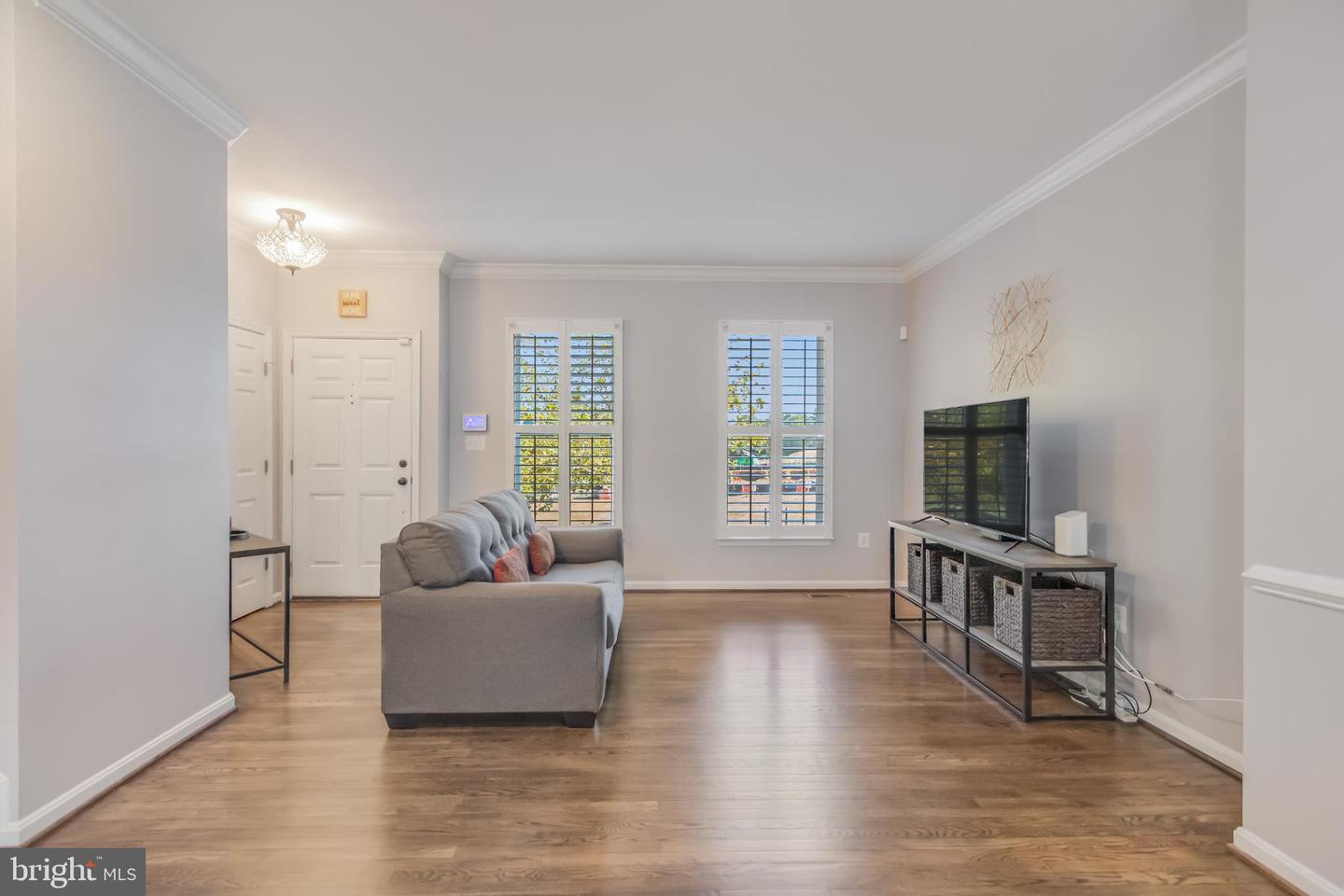 642 BELMONT BAY DR, WOODBRIDGE, Virginia 22191, 3 Bedrooms Bedrooms, 7 Rooms Rooms,3 BathroomsBathrooms,Residential,For sale,642 BELMONT BAY DR,VAPW2103420 MLS # VAPW2103420