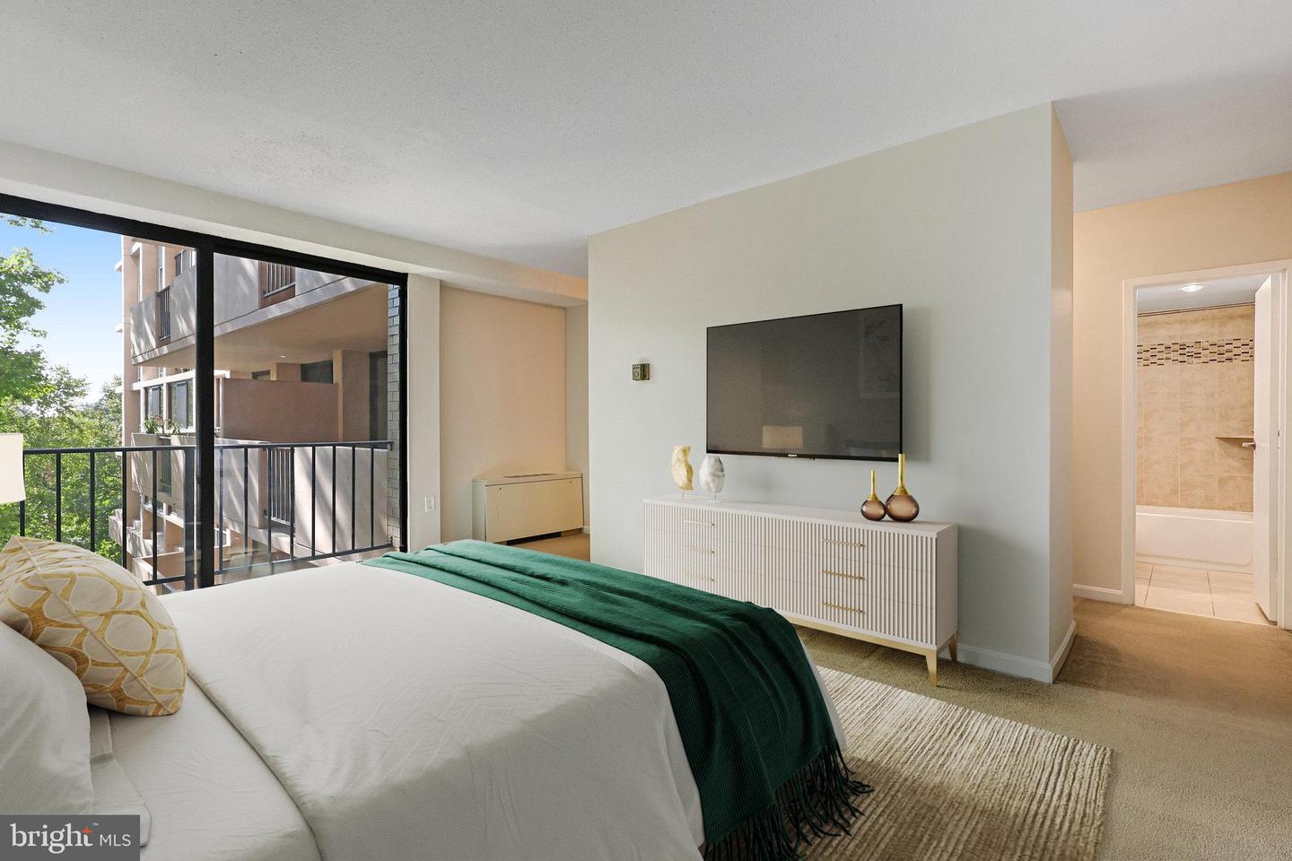 4141 HENDERSON RD #303, ARLINGTON, Virginia 22203, 1 Bedroom Bedrooms, ,1 BathroomBathrooms,Residential,For sale,4141 HENDERSON RD #303,VAAR2063516 MLS # VAAR2063516 4141 HENDERSON RD #303, ARLINGTON, Virginia 22203, 1 Bedroom Bedrooms, ,1 BathroomBathrooms,Residential,For sale,4141 HENDERSON RD #303,VAAR2063516 MLS # VAAR2063516