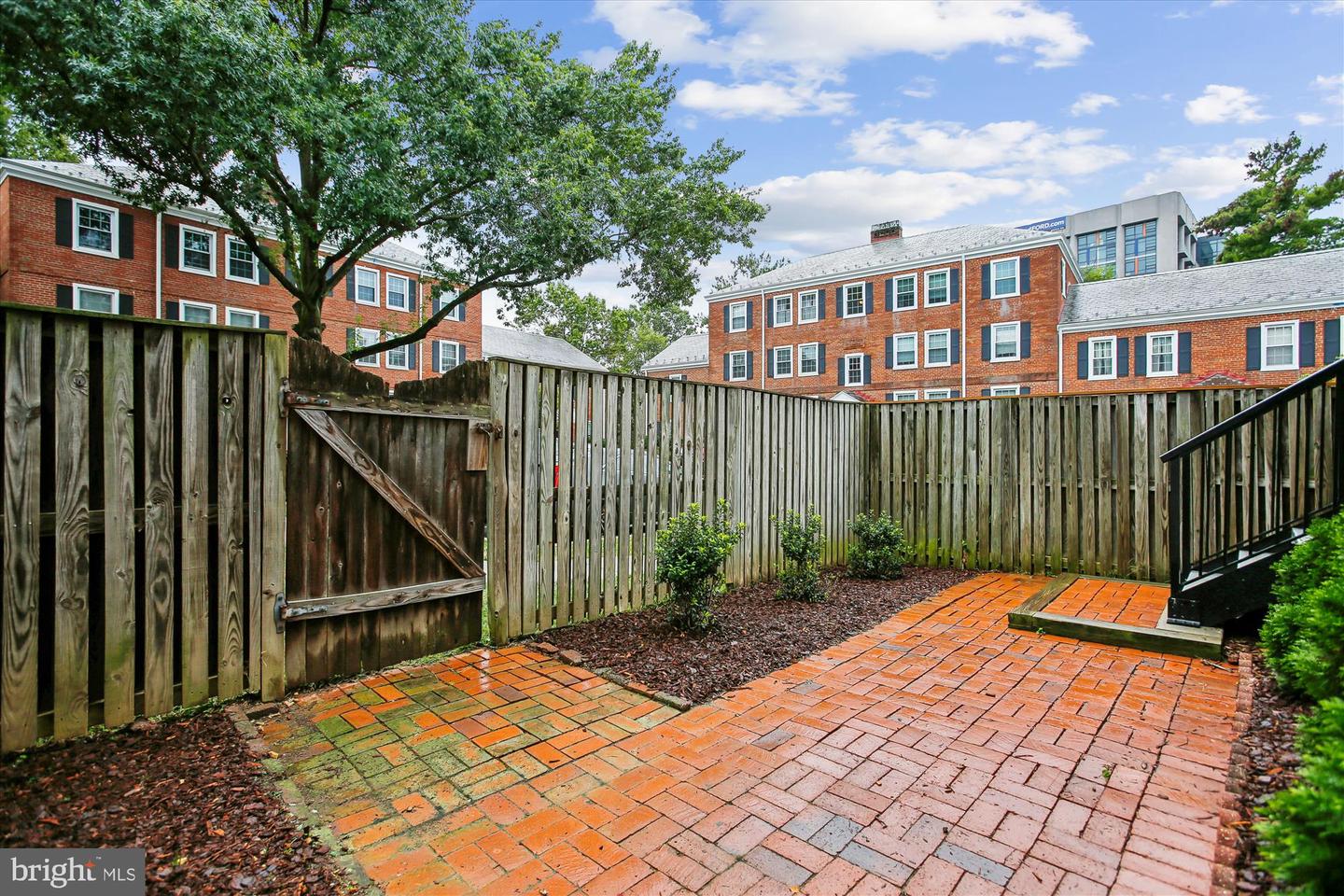4902 29TH RD S #A2, ARLINGTON, Virginia 22206, 1 Bedroom Bedrooms, ,2 BathroomsBathrooms,Residential,For sale,4902 29TH RD S #A2,VAAX2049556 MLS # VAAX2049556