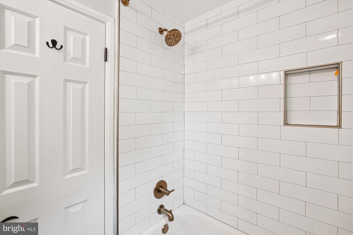 4902 29TH RD S #A2, ARLINGTON, Virginia 22206, 1 Bedroom Bedrooms, ,2 BathroomsBathrooms,Residential,For sale,4902 29TH RD S #A2,VAAX2049556 MLS # VAAX2049556