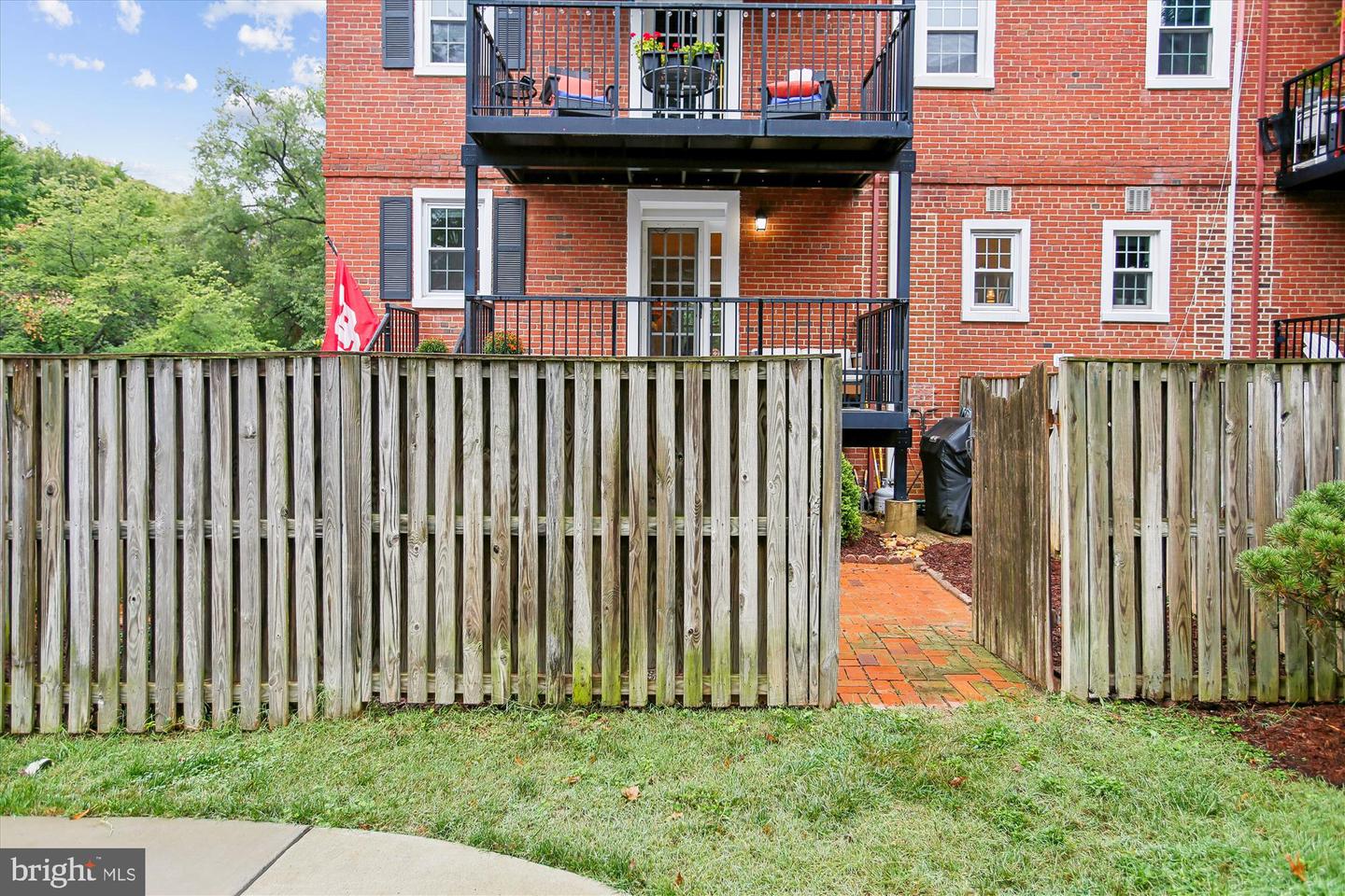 4902 29TH RD S #A2, ARLINGTON, Virginia 22206, 1 Bedroom Bedrooms, ,2 BathroomsBathrooms,Residential,For sale,4902 29TH RD S #A2,VAAX2049556 MLS # VAAX2049556