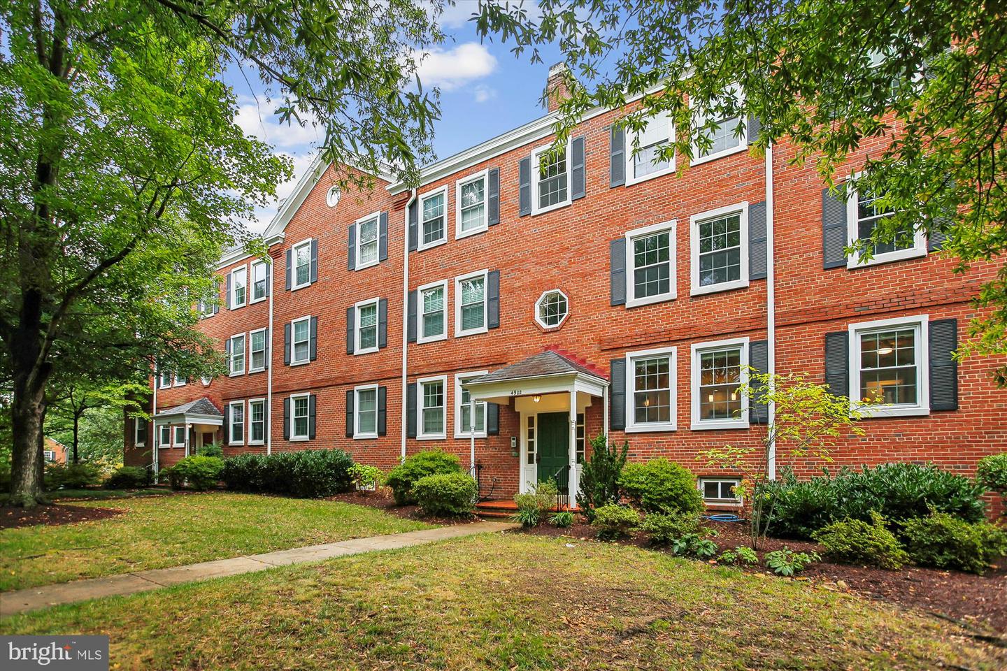 4902 29TH RD S #A2, ARLINGTON, Virginia 22206, 1 Bedroom Bedrooms, ,2 BathroomsBathrooms,Residential,For sale,4902 29TH RD S #A2,VAAX2049556 MLS # VAAX2049556