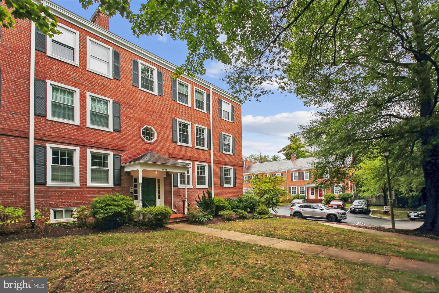 4902 29TH RD S #A2, ARLINGTON, Virginia 22206, 1 Bedroom Bedrooms, ,2 BathroomsBathrooms,Residential,For sale,4902 29TH RD S #A2,VAAX2049556 MLS # VAAX2049556
