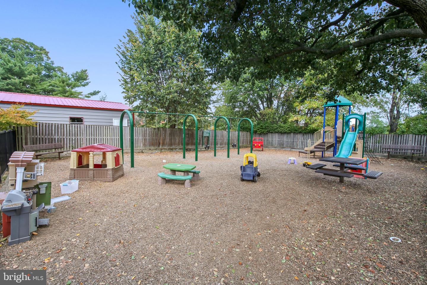 4902 29TH RD S #A2, ARLINGTON, Virginia 22206, 1 Bedroom Bedrooms, ,2 BathroomsBathrooms,Residential,For sale,4902 29TH RD S #A2,VAAX2049556 MLS # VAAX2049556
