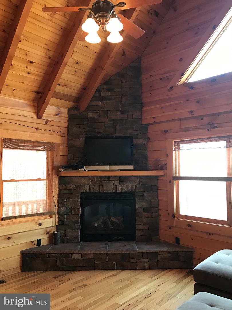 205 MEADOW HILL LN, RILEYVILLE, Virginia 22650, 2 Bedrooms Bedrooms, ,2 BathroomsBathrooms,Residential,For sale,205 MEADOW HILL LN,VAPA2005360 MLS # VAPA2005360