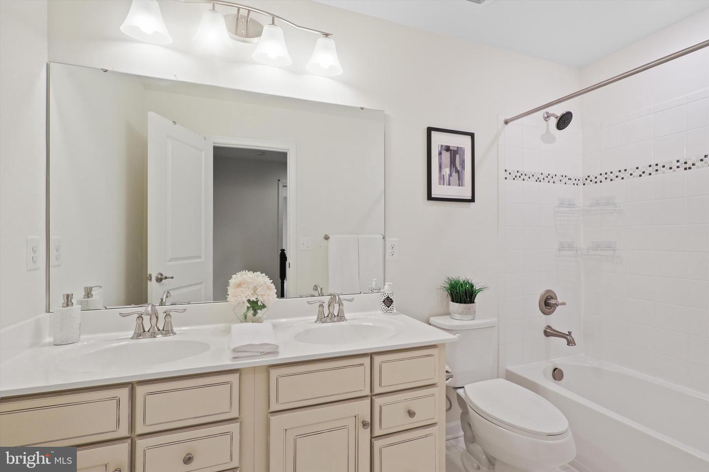 12483 SOUTHINGTON DR, WOODBRIDGE, Virginia 22192, 4 Bedrooms Bedrooms, ,3 BathroomsBathrooms,Residential,For sale,12483 SOUTHINGTON DR,VAPW2103916 MLS # VAPW2103916