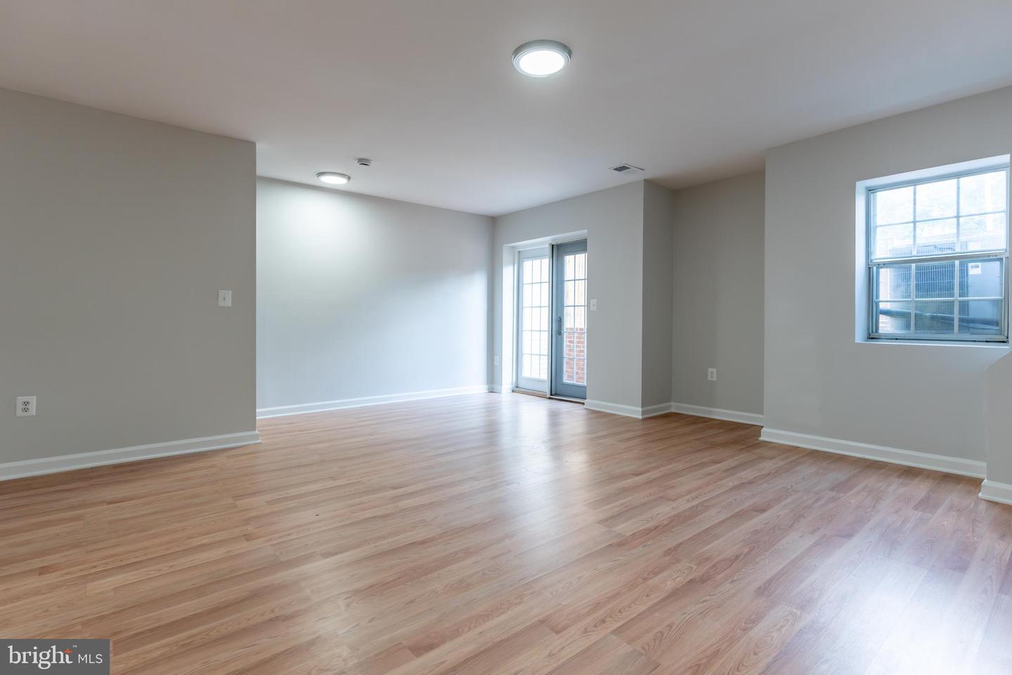 5505 WOODLAWN MANOR CT, ALEXANDRIA, Virginia 22309, 3 Bedrooms Bedrooms, ,3 BathroomsBathrooms,Residential,For sale,5505 WOODLAWN MANOR CT,VAFX2267356 MLS # VAFX2267356