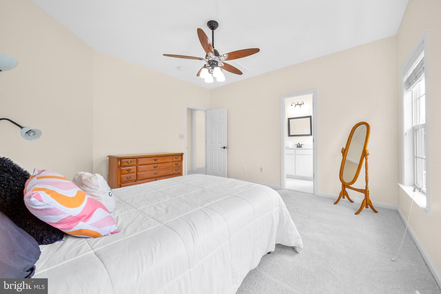9709 KINLOSS MEWS, BRISTOW, Virginia 20136, 5 Bedrooms Bedrooms, ,4 BathroomsBathrooms,Residential,For sale,9709 KINLOSS MEWS,VAPW2104142 MLS # VAPW2104142