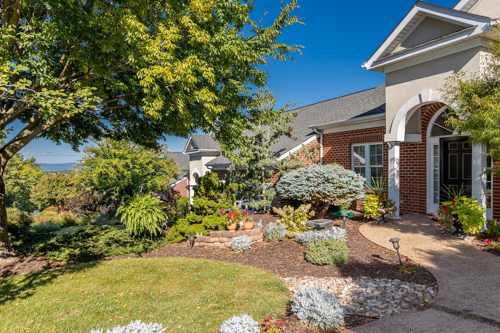 291 BLUE STONE HILLS DR, HARRISONBURG, Virginia 22801, 4 Bedrooms Bedrooms, ,3 BathroomsBathrooms,Residential,291 BLUE STONE HILLS DR,669227 MLS # 669227