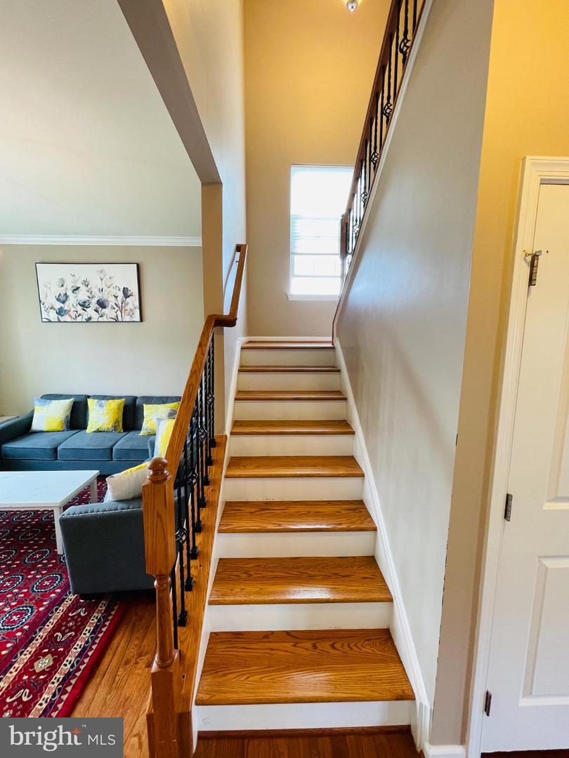 3214 FLEDGLING CIR, WOODBRIDGE, Virginia 22193, 4 Bedrooms Bedrooms, 8 Rooms Rooms,3 BathroomsBathrooms,Residential,For sale,3214 FLEDGLING CIR,VAPW2104306 MLS # VAPW2104306
