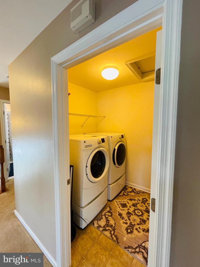 3214 FLEDGLING CIR, WOODBRIDGE, Virginia 22193, 4 Bedrooms Bedrooms, 8 Rooms Rooms,3 BathroomsBathrooms,Residential,For sale,3214 FLEDGLING CIR,VAPW2104306 MLS # VAPW2104306