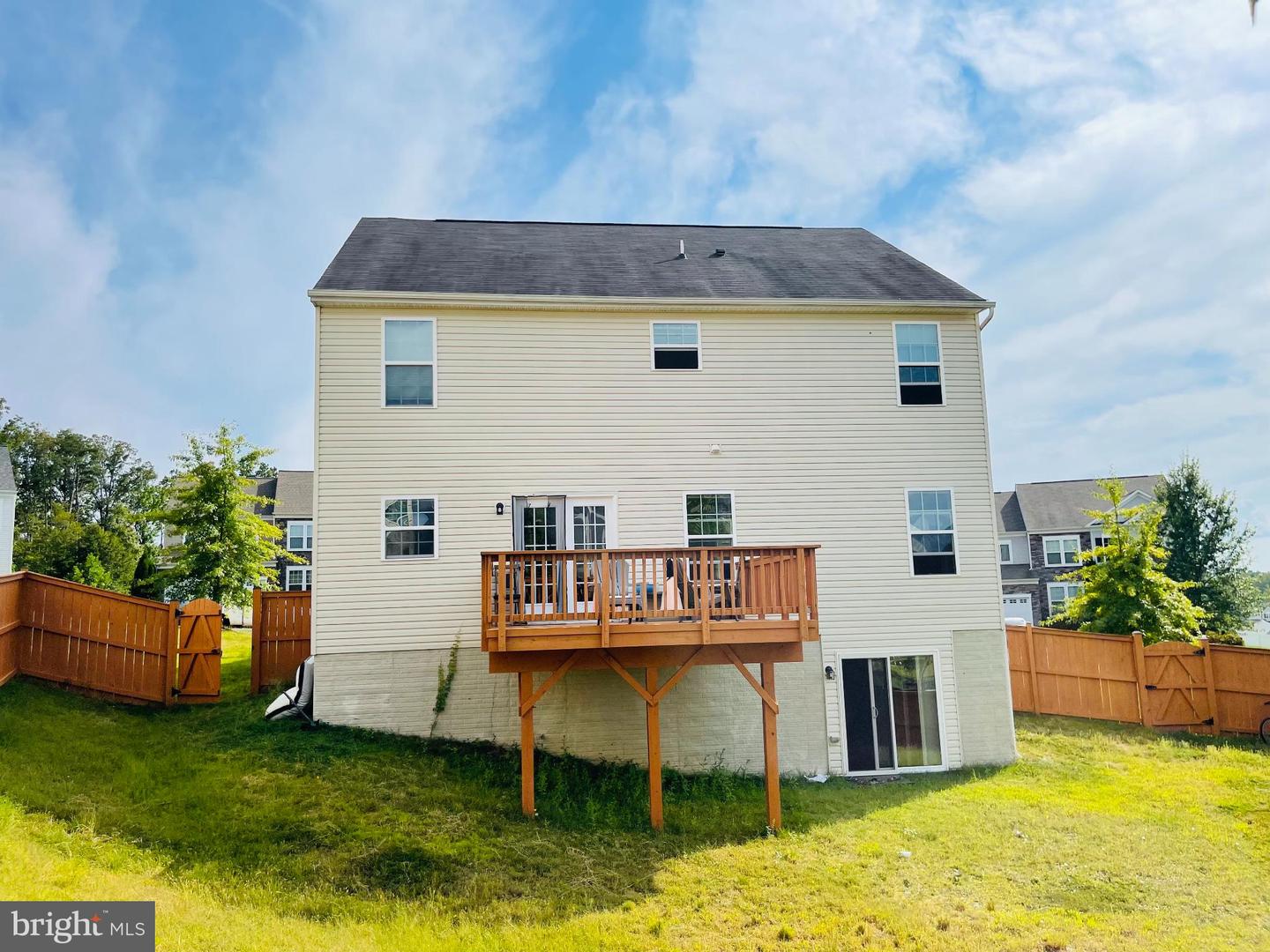 3214 FLEDGLING CIR, WOODBRIDGE, Virginia 22193, 4 Bedrooms Bedrooms, 8 Rooms Rooms,3 BathroomsBathrooms,Residential,For sale,3214 FLEDGLING CIR,VAPW2104306 MLS # VAPW2104306