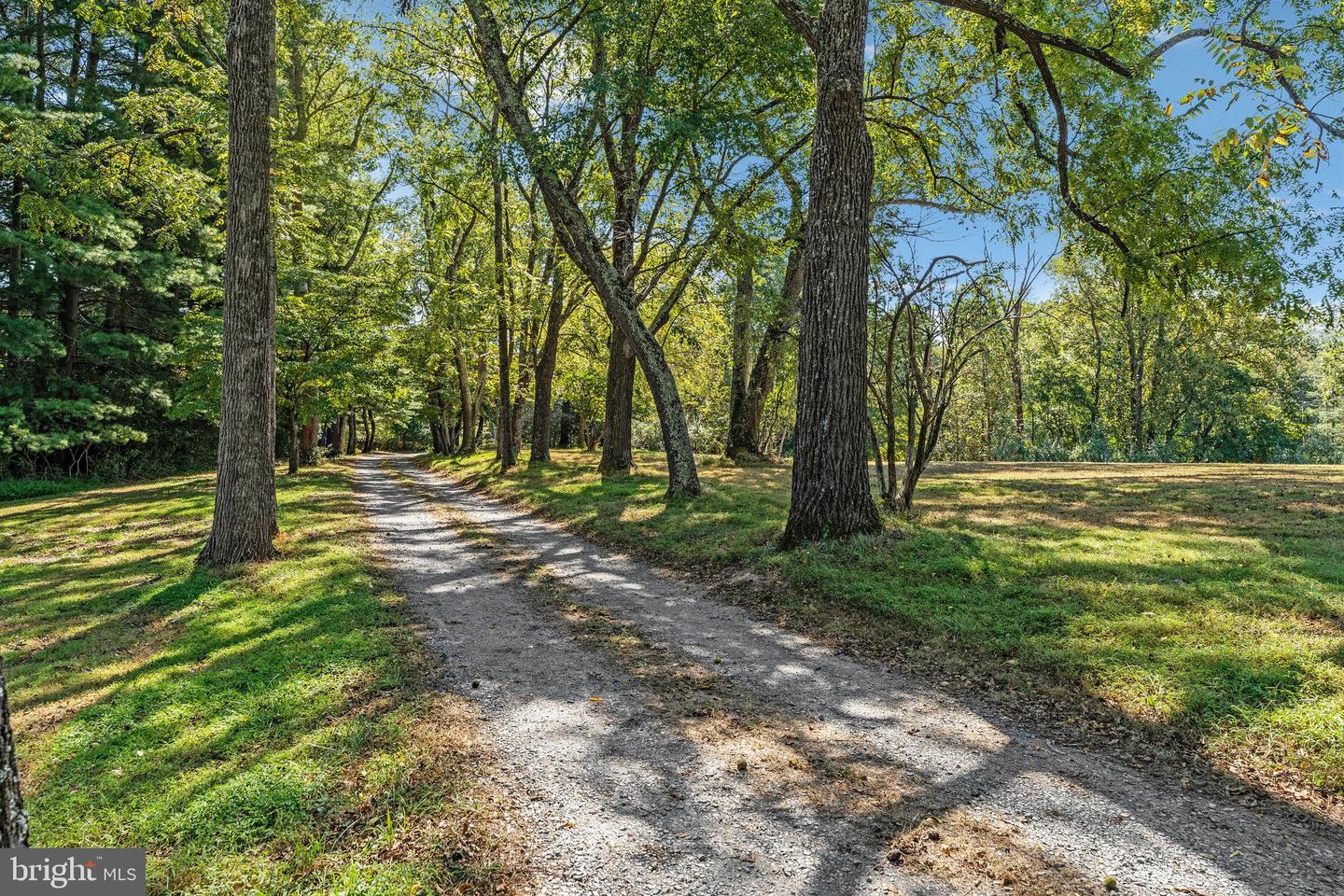 11214 STUART MILL RD, OAKTON, Virginia 22124, 6 Bedrooms Bedrooms, ,6 BathroomsBathrooms,Residential,For sale,11214 STUART MILL RD,VAFX2268004 MLS # VAFX2268004