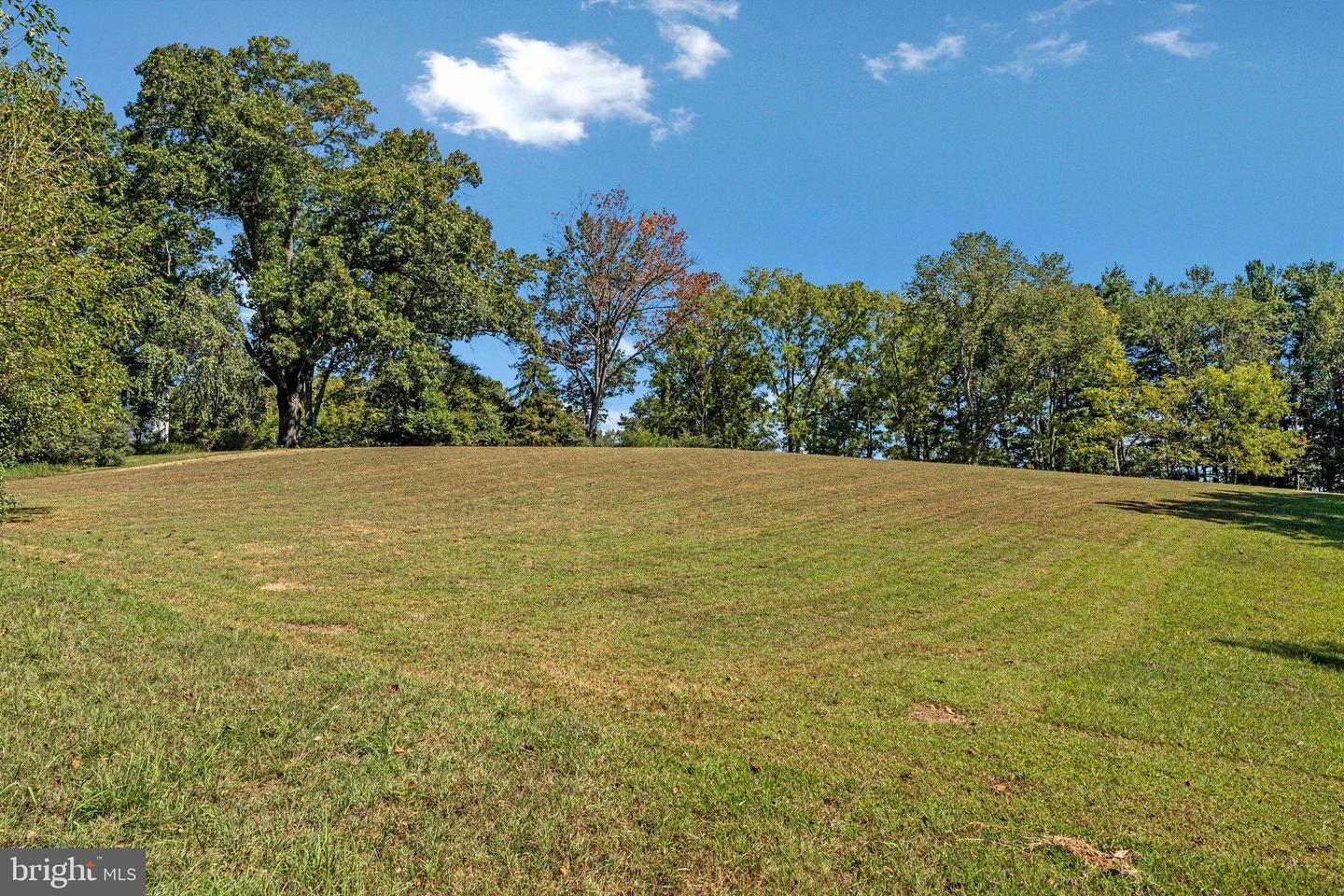 11214 STUART MILL RD, OAKTON, Virginia 22124, 6 Bedrooms Bedrooms, ,6 BathroomsBathrooms,Residential,For sale,11214 STUART MILL RD,VAFX2268004 MLS # VAFX2268004