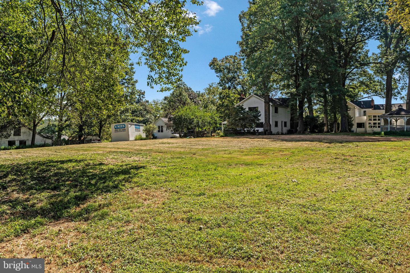 11214 STUART MILL RD, OAKTON, Virginia 22124, 6 Bedrooms Bedrooms, ,6 BathroomsBathrooms,Residential,For sale,11214 STUART MILL RD,VAFX2268004 MLS # VAFX2268004