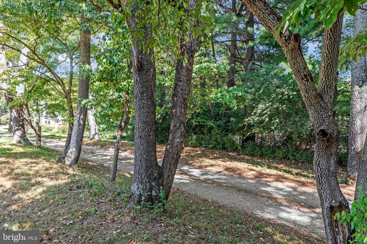 11214 STUART MILL RD, OAKTON, Virginia 22124, 6 Bedrooms Bedrooms, ,6 BathroomsBathrooms,Residential,For sale,11214 STUART MILL RD,VAFX2268004 MLS # VAFX2268004