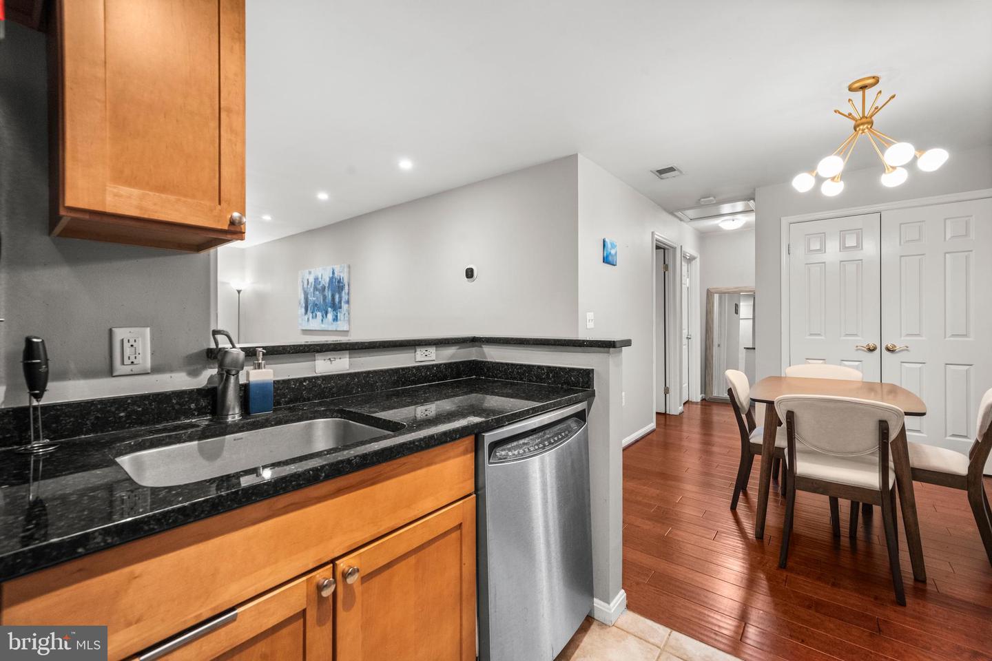 2050 N CALVERT ST #407, ARLINGTON, Virginia 22201, 2 Bedrooms Bedrooms, ,1 BathroomBathrooms,Residential,For sale,2050 N CALVERT ST #407,VAAR2063854 MLS # VAAR2063854