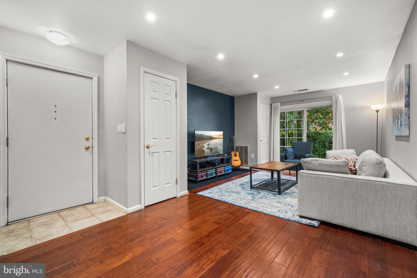2050 N CALVERT ST #407, ARLINGTON, Virginia 22201, 2 Bedrooms Bedrooms, ,1 BathroomBathrooms,Residential,For sale,2050 N CALVERT ST #407,VAAR2063854 MLS # VAAR2063854