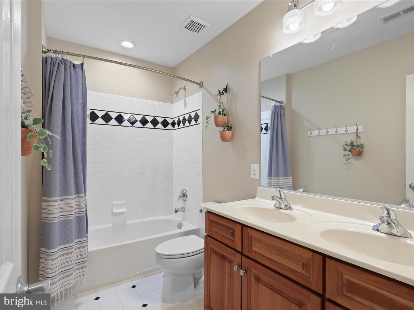 12620 CRABTREE FALLS DR, BRISTOW, Virginia 20136, 6 Bedrooms Bedrooms, ,4 BathroomsBathrooms,Residential,For sale,12620 CRABTREE FALLS DR,VAPW2104300 MLS # VAPW2104300