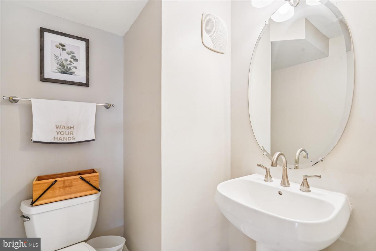 3549 HUNTLEY MANOR LN, ALEXANDRIA, Virginia 22306, 3 Bedrooms Bedrooms, ,2 BathroomsBathrooms,Residential,For sale,3549 HUNTLEY MANOR LN,VAFX2268122 MLS # VAFX2268122