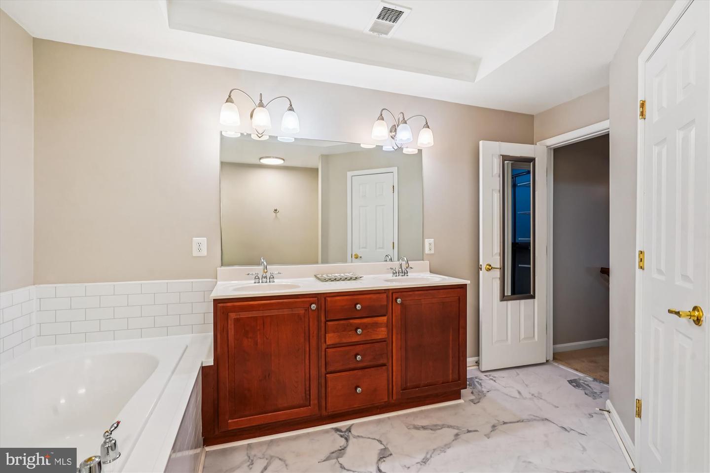 3549 HUNTLEY MANOR LN, ALEXANDRIA, Virginia 22306, 3 Bedrooms Bedrooms, ,2 BathroomsBathrooms,Residential,For sale,3549 HUNTLEY MANOR LN,VAFX2268122 MLS # VAFX2268122