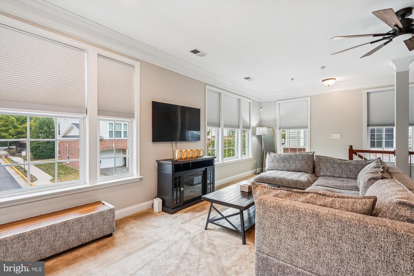 3549 HUNTLEY MANOR LN, ALEXANDRIA, Virginia 22306, 3 Bedrooms Bedrooms, ,2 BathroomsBathrooms,Residential,For sale,3549 HUNTLEY MANOR LN,VAFX2268122 MLS # VAFX2268122