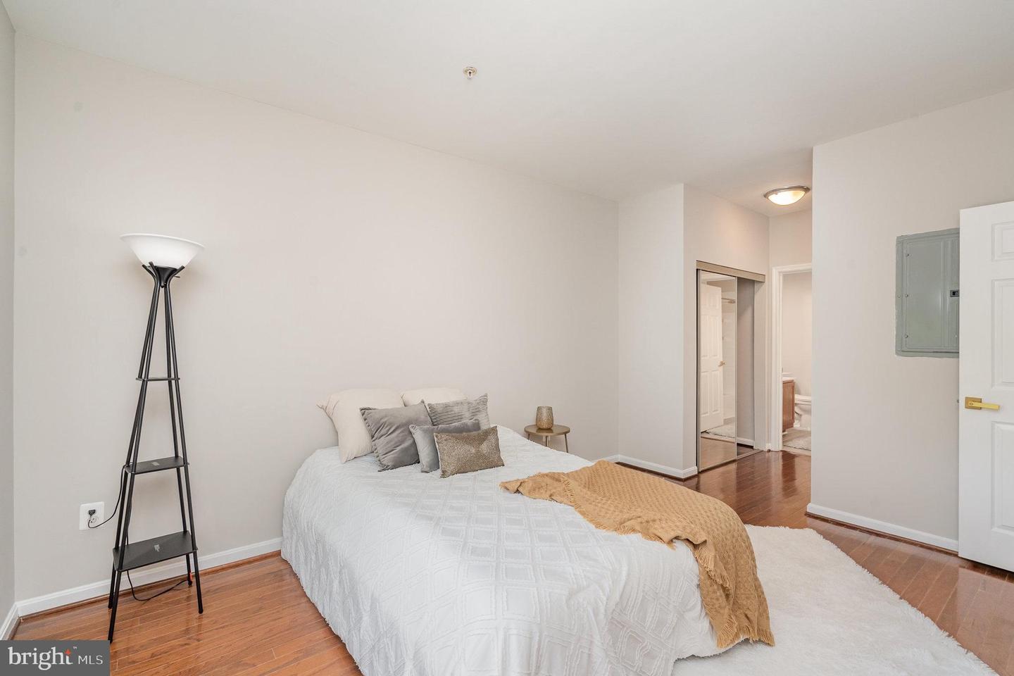 4850 EISENHOWER AVE #203, ALEXANDRIA, Virginia 22304, 2 Bedrooms Bedrooms, ,2 BathroomsBathrooms,Residential,For sale,4850 EISENHOWER AVE #203,VAAX2049894 MLS # VAAX2049894