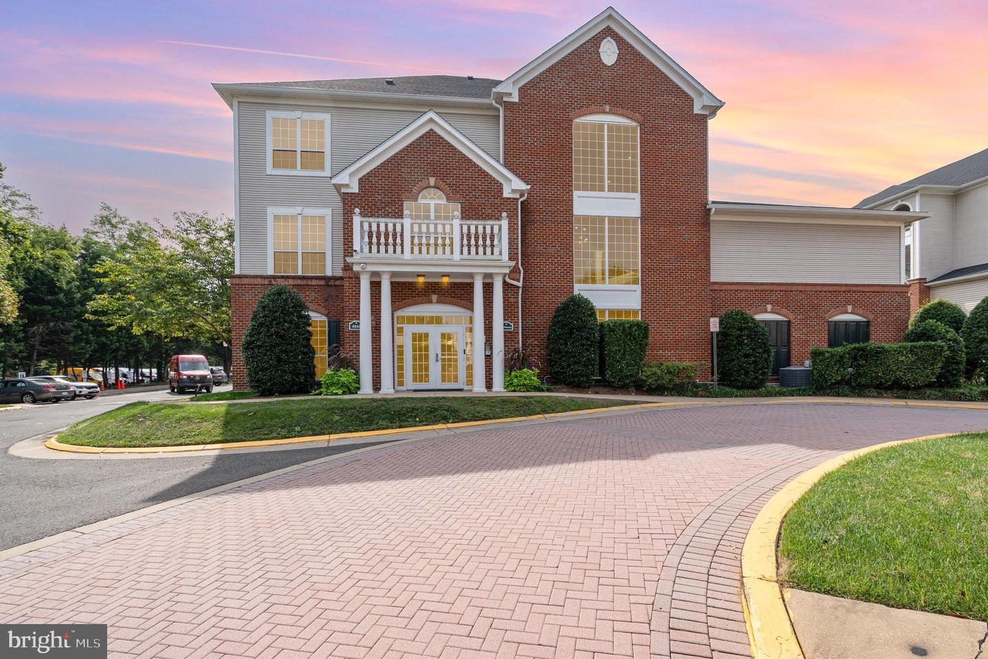 4850 EISENHOWER AVE #203, ALEXANDRIA, Virginia 22304, 2 Bedrooms Bedrooms, ,2 BathroomsBathrooms,Residential,For sale,4850 EISENHOWER AVE #203,VAAX2049894 MLS # VAAX2049894